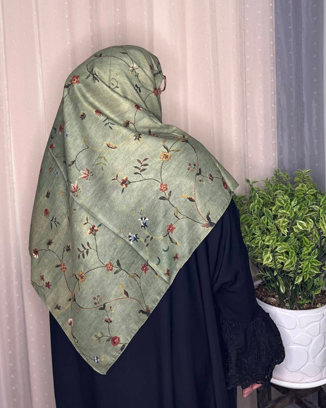 روسری نخی اسپان سایز ۱۴۰ دور دوخت کیفیت عالی منگوله دار-کد۱۴۰