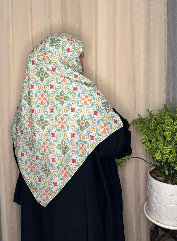 روسری نخی اسپان سایز ۱۴۰ دور دوخت کیفیت عالی منگوله دار-کد۱۴۷