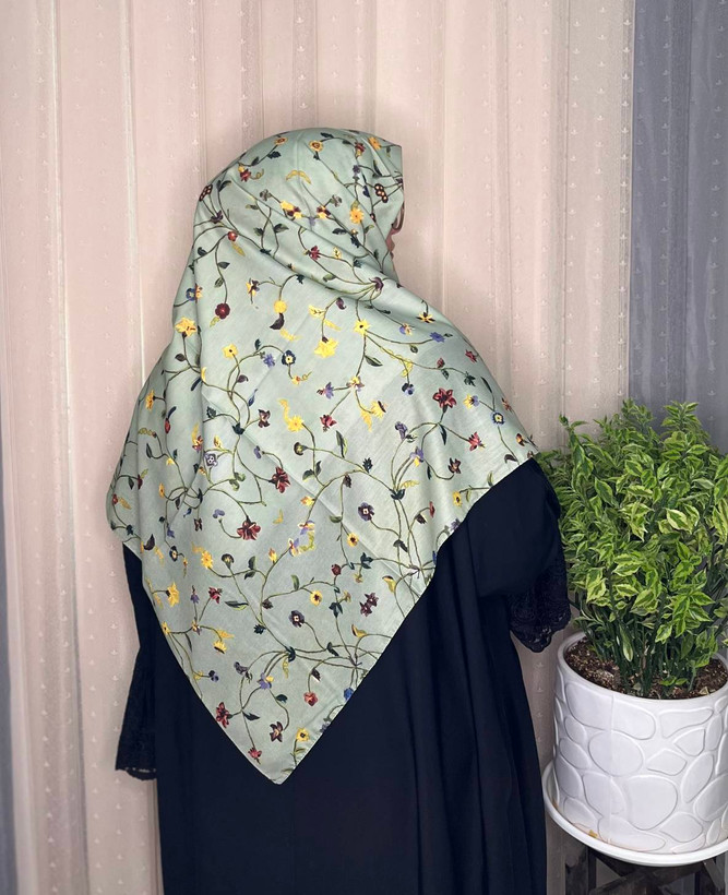 روسری نخی اسپان سایز ۱۴۰ دور دوخت کیفیت عالی منگوله دار-کد۱۴۸