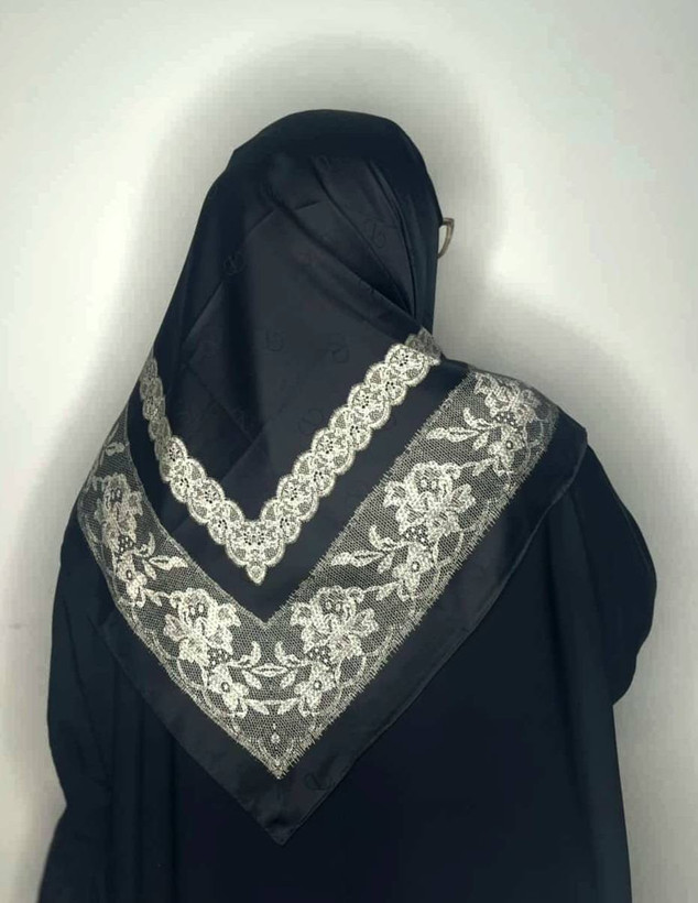 روسری ابریشم ژاکارد ژاکارد وارداتی سایز ۱۲۰ دور دست دوز بهترین کیفیت بهترین متریال -کد۱۵۴