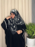 روسری سفید مشکی ابریشم ژاکارد هایکوالیتی وارداتی سایز ۱۲۰ دور دست دوز_کد۱۸۶