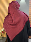 روسری تکرنگ نخ ژاکارد سایز ۱۴۰ دور ریش _ کد۱۹۲