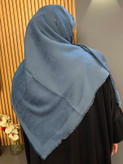 روسری تکرنگ نخ ژاکارد سایز ۱۴۰ دور ریش _ کد۱۹۲