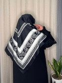 روسری ابریشم ژاکارد وارداتی نگینکاری سایز ۱۴۰ دور دست دوز _کد۲۰۴