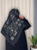 روسری ابریشم ژاکارد وارداتی نگینکاری سایز ۱۴۰ دور دست دوز _کد۲۰۵