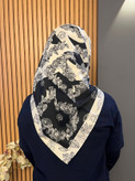 روسری ابریشم تویل وارداتی سایز ۹۰ دوردستدوز – کد 219