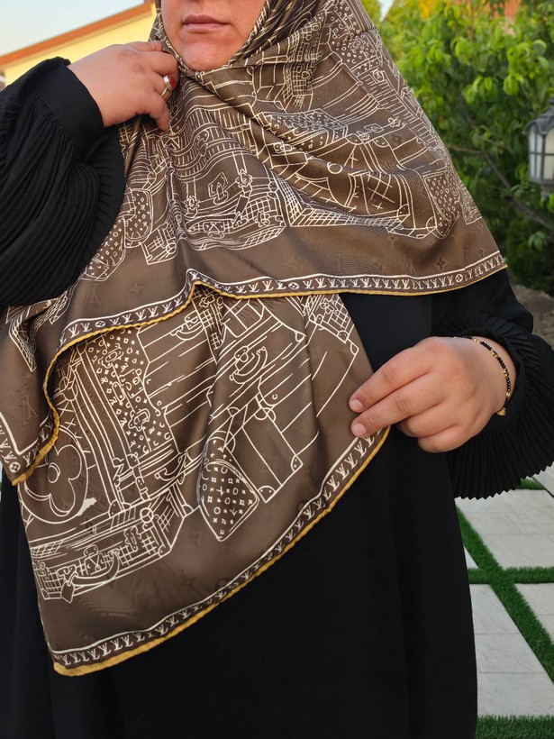 روسری ابریشم ژاکارد هایکوالیتی وارداتی -کد۲۴۱