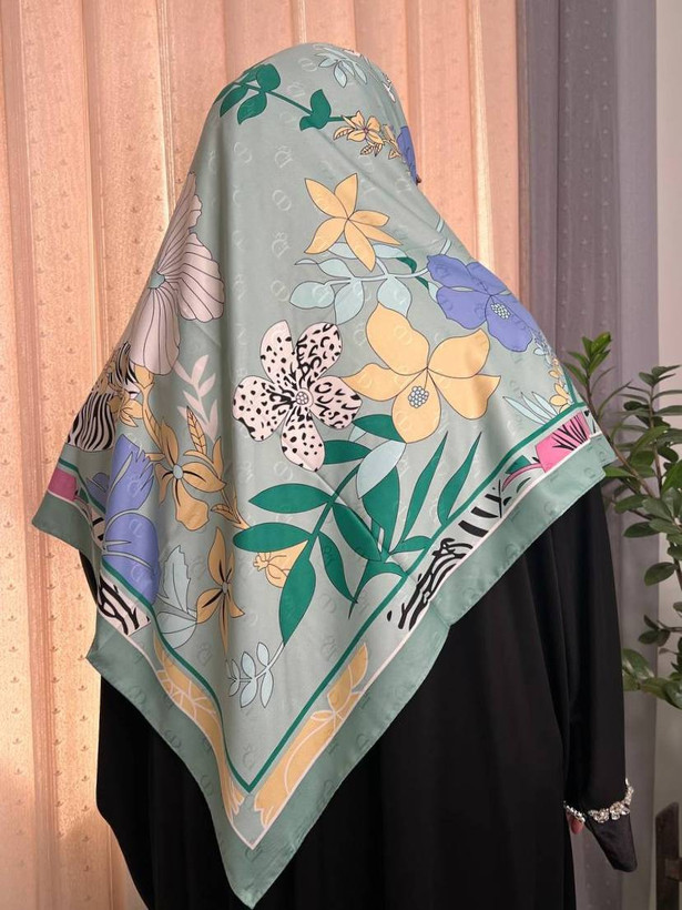 روسری ابریشم ژاکارد هایکوالیتی وارداتی-کد۲۵۹