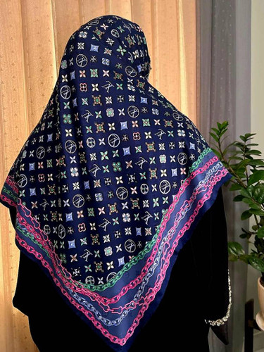 روسری ابریشم ژاکارد هایکوالیتی وارداتی-کد۲۶۱
