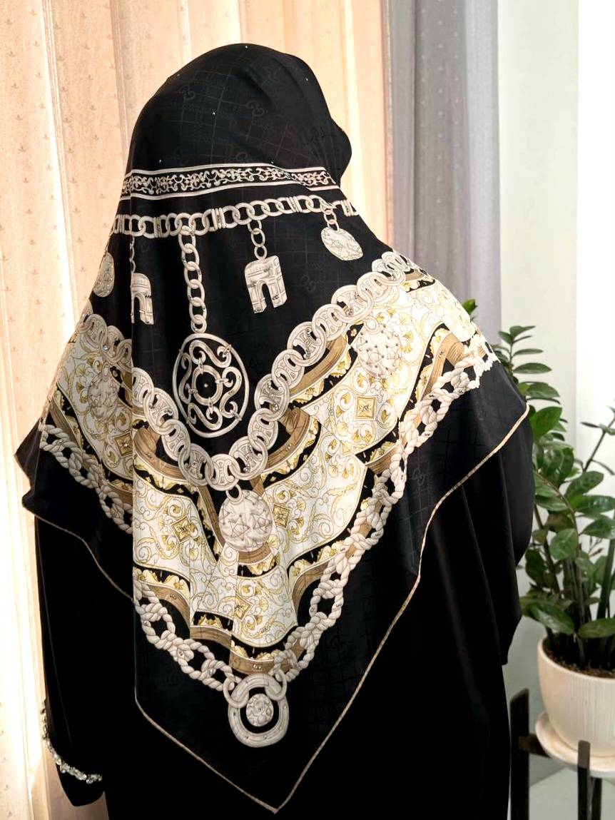 روسری ابریشم ژاکارد وارداتی نگین کاری  -کد۲۶۴