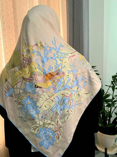 روسری ابریشم ژاکارد وارداتی نگین کاری -کد۲۶۶