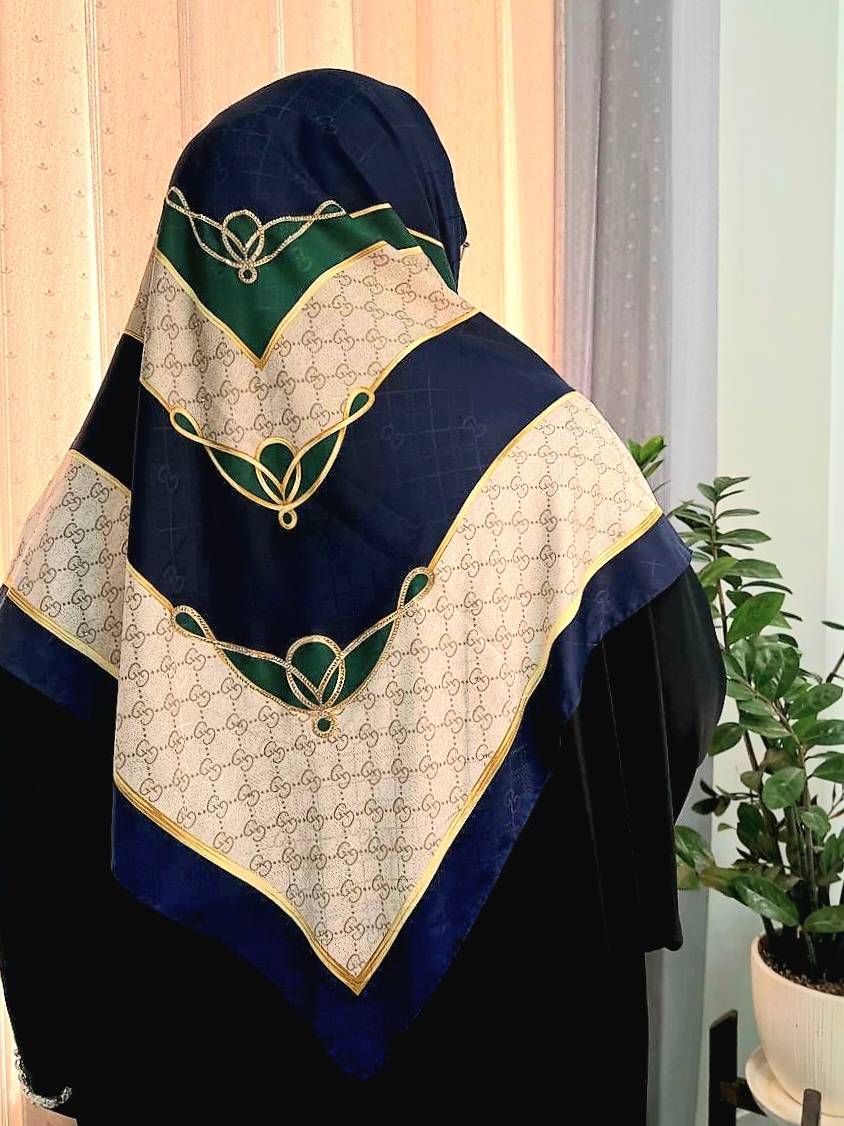 روسری ابریشم ژاکارد وارداتی نگین کاری  -کد۲۶۷