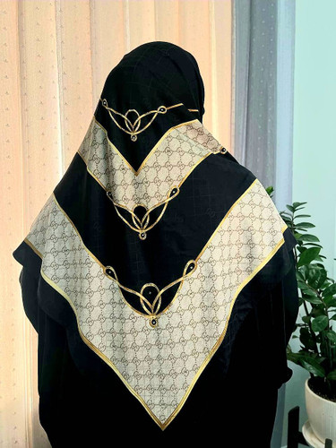 روسری ابریشم ژاکارد وارداتی نگین کاری -کد۲72