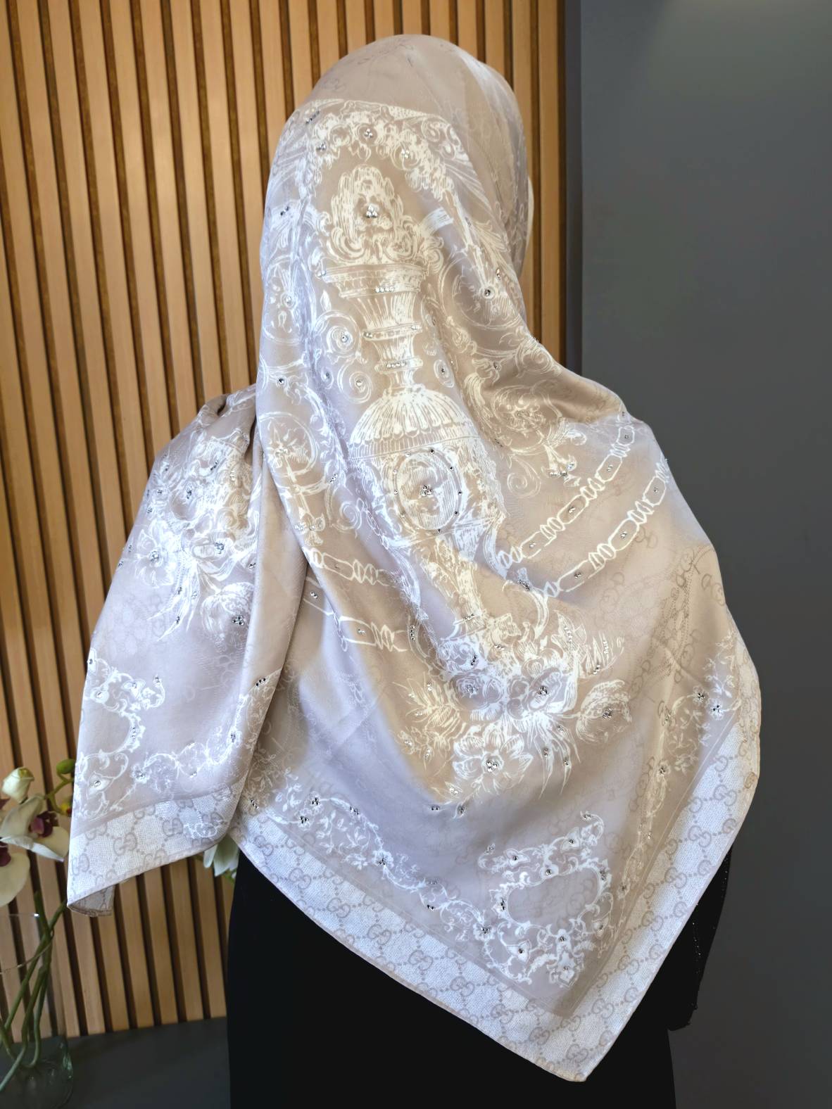ابریشم ژاکارد روسری مجلسی نگین دار ضمانت کیفیت ۲۸۴