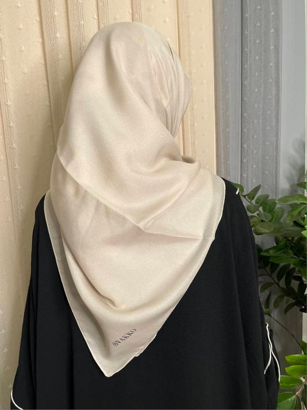 روسری شنی واکو ترک_روسری تک رنگ شیک زنانه کد ۲۵۶