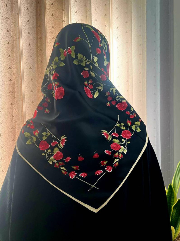 روسری ابریشم توییل زنانه قواره ۱۱۰ | دوردستدوز و باکیفیت کد ۳۵۷