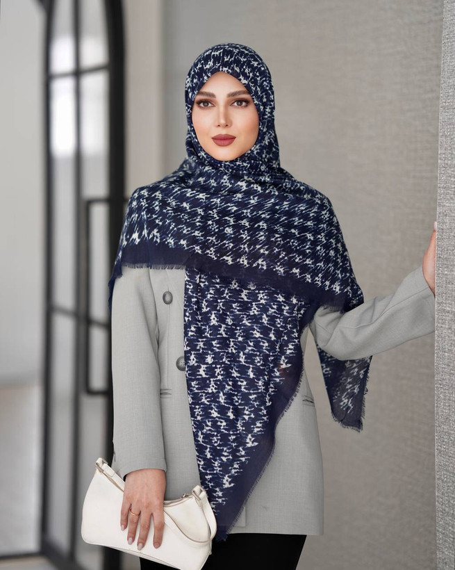 روسری زیبا و نخی وارداتی قواره ۱۴۰ اقتصادی کد ۳۶۴