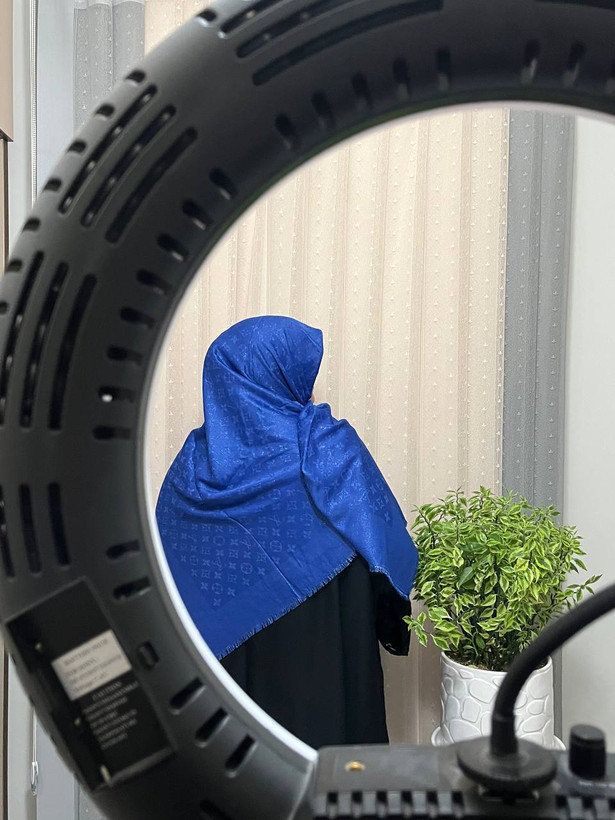 روسری کشمیر وارداتی سایز ۱۴۰ | لمهدار دور ریش با ایستایی عالی_ کد۱۱۷
