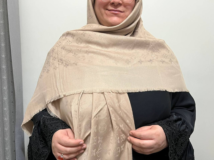 روسری کشمیر وارداتی سایز ۱۴۰ | لمهدار دور ریش با ایستایی عالی_ کد۱۱۷