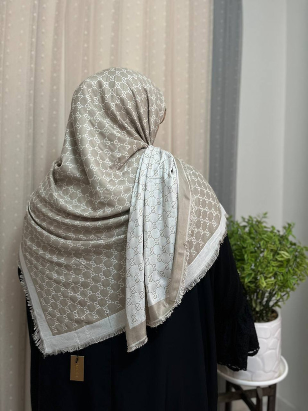 روسری نخ کشمیر وارداتی دورو سایز ۱۴۰ کد(۱۱۳)